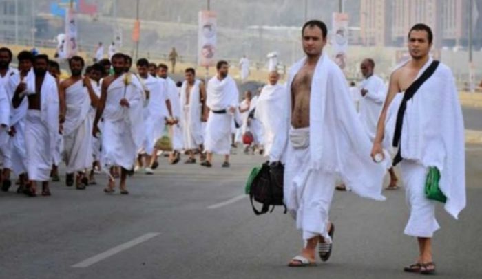  مطالبات بالشفافية والمحاسبة .. اتهامات لمسؤولي وزارة الأوقاف بالفساد والتلاعب بتوزيع مقاعد الحج المخصصة لأسر الشهداء في اليمن