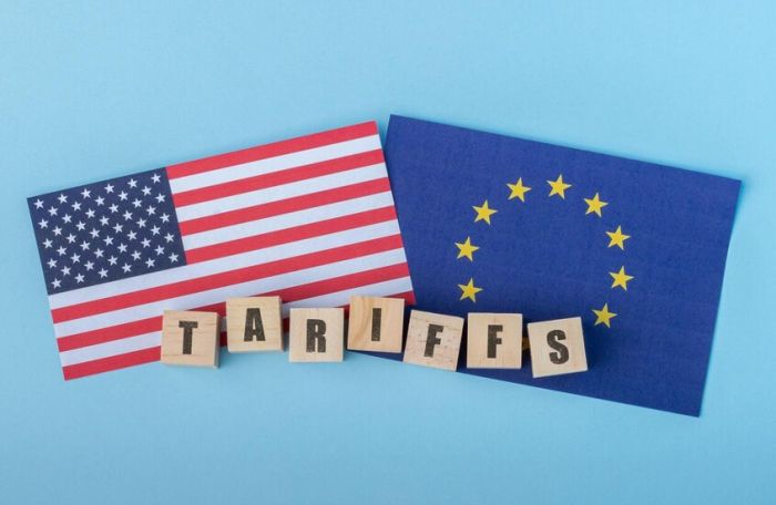 الاتحاد الأوروبي يهدد ترامب برسوم جمركية مضادة حول الصلب