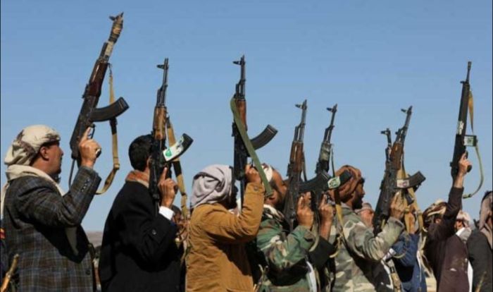  مليشيا الحوثي تفرض جبايات على الشاحنات وهدايا العيد في طريق الضالع-صنعاء