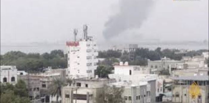  تحذير إسرائيلي لإخلاء موانئ الحديدة الواقعة تحت سيطرة عصابة الحوثي