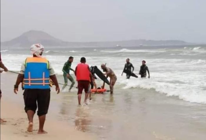  وفاة شخص وإنقاذ 7 آخرين من الغرق في حضرموت