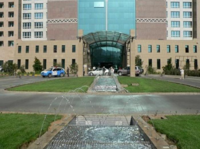  عصابة الحوثي تعرقل إعادة افتتاح فندق موفنبيك صنعاء بهدف الاستحواذ عليه