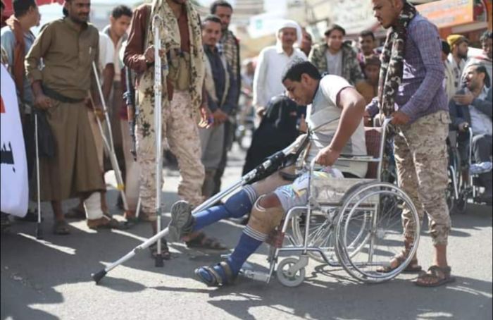  مطالبات بكشف الحقائق ومحاسبة المتورطين .. اتهامات لقيادات المحور  بنهب إيرادات تعز بذريعة دعم الجرحى