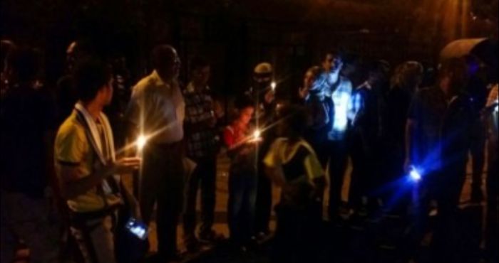  قضت على جميع الخدمات.. أزمة انقطاع الكهرباء تحرم سكان عدن النوم