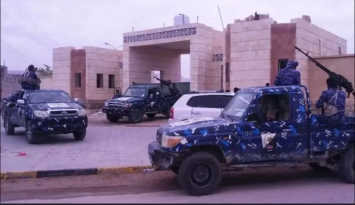  القبض على مسلح حوثي حاول طعن أحد أفراد نقطة مريس