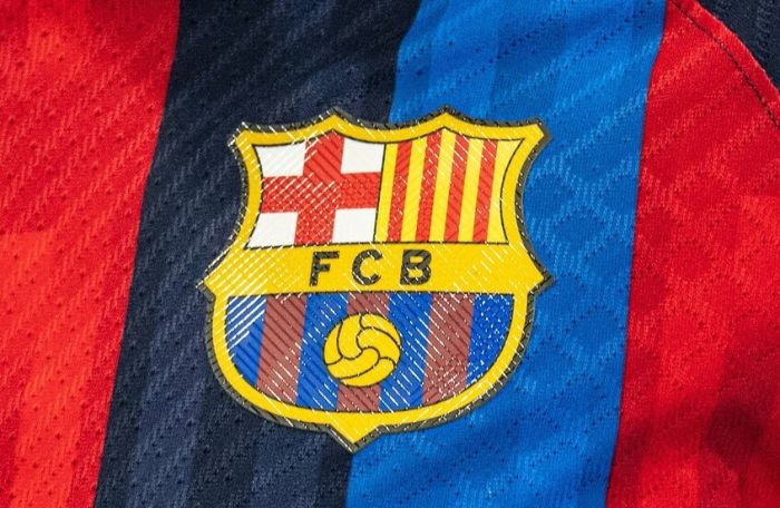 برشلونة يعلن تعاقده مع موهبة منحدرة من الكويت