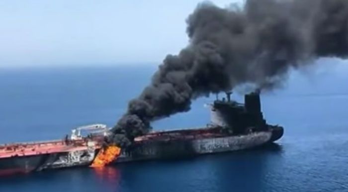  بحار هندي يتصل بعائلته بعد أيام من فقدانه جراء هجوم حوثي لسفينة يونانية