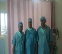  رغم التجاهل وعدم الاهتمام.. أطباء يمنيون يوجهون مناشدة عاجلة إلى الشرعية لحل أزمتهم مع السلطات السعودية