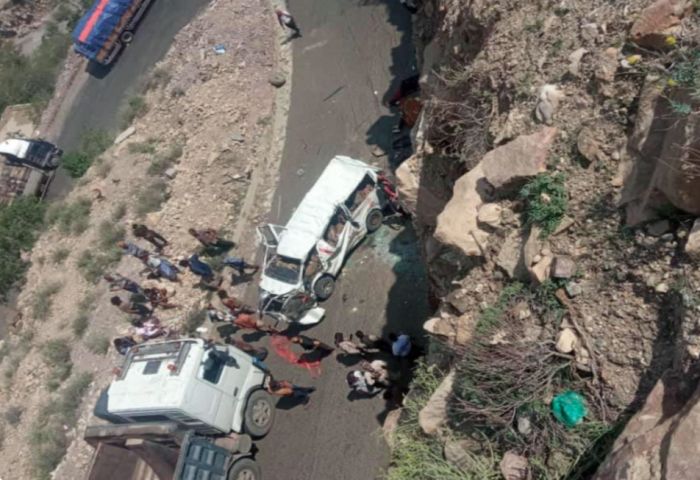  بعد تزايد الحوادث المرورية .. دعوات لصيانة عاجلة لطريق "كربة – الصحى" الرابط بين تعز وعدن