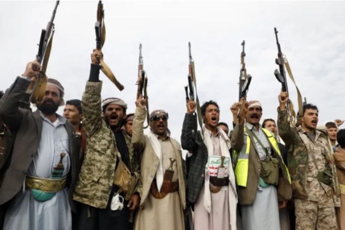  نازح من تعز يكشف معاناته من ملاحقة أشغال الحوثي بأمانة العاصمة