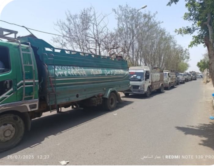  مليشيا الحوثي تمنع دخول مياه الشرب إلى مدينة تعز