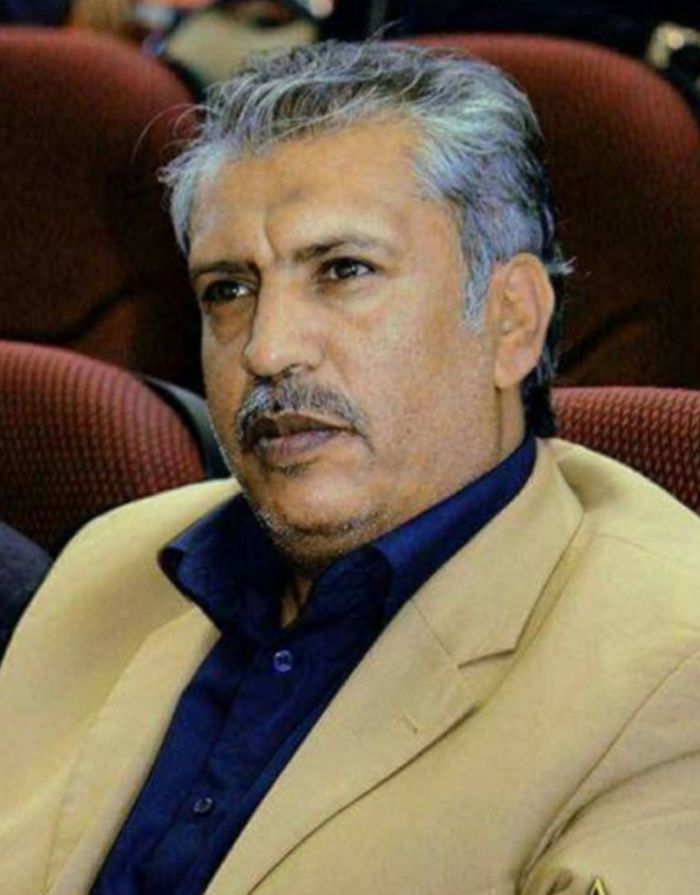  أديب وكاتب يمني يتعرض لذبحة صدرية بعد رفض مليشيا الحوثي الإفراج عن نجله