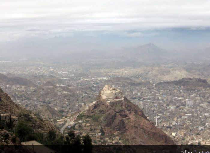  إصابة طفلين أمام مدرسة برصاصة طائشة في تعز