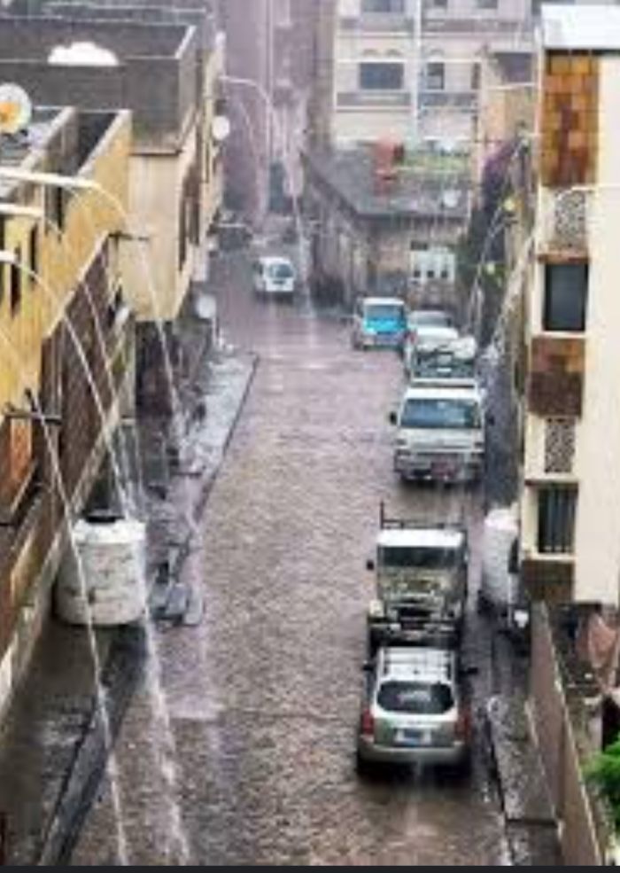  تعز تبتهج وسط أزمة مياه خانقة .. أمطار خير وبركة تعمّ عددًا من المحافظات اليمنية