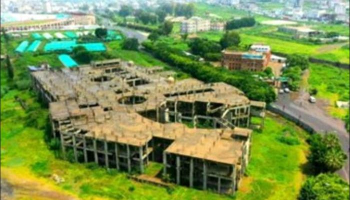  قيادي حوثي يسطو على أراضٍ تابعة لجامعة إب