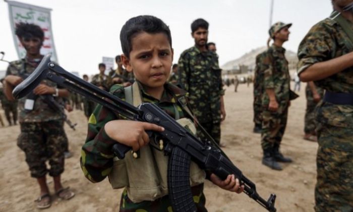  فقدوا فيها كل القيم .. كيف يتعامل الحوثيون مع من يحشدونهم للجبهات؟