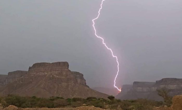 وفاة طفلة بصاعقة رعدية في المحويت
