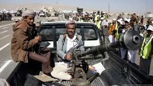 الحوثيون يعيدون تموضع قواتهم وينشرون أسلحة متطورة على الساحل الغربي