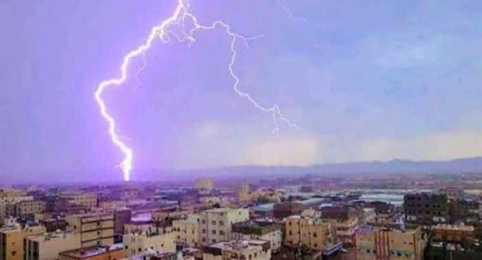  6 قتلى وجرحى نتيجة صواعق رعدية في الحديدة