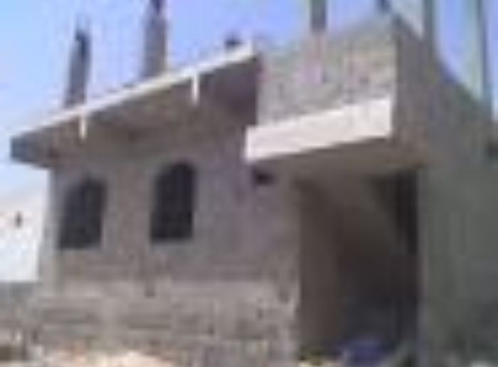  مليشيا الحوثي تنهب منزل قائد عسكري في صنعاء