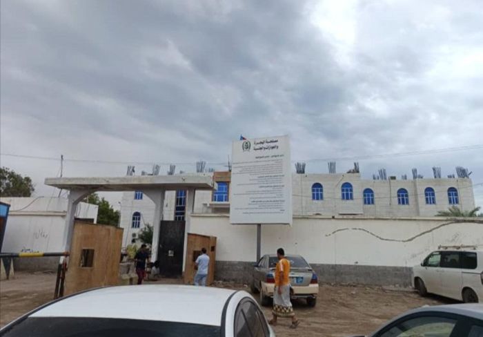  بعد الميناء .. خلافات السيطرة توقف إصدار الجوازات بعدن