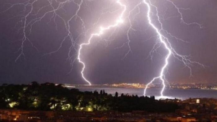  6 قتلى وجرحى بصاعقة رعدية في الحديدة