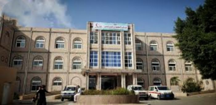 احتجاز سيارة إسعاف في حجة يعرّض حياة مرضى للخطر