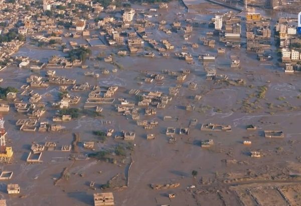 الحكومة اليمنية تطلق نداءً عاجلاً لإغاثة المتضررين من سيول عدن ولحج