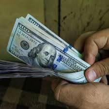  ملايين الدولارات لمسؤولي الخارج .. "كشوفات الإعاشة" تفجّر غضب الشارع اليمني ومطالبات بإيقافها