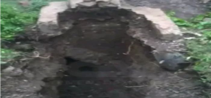  مليشيا الحوثي تنبش قبر أحد مقاتليها بعد ظهوره حيًّا في صنعاء