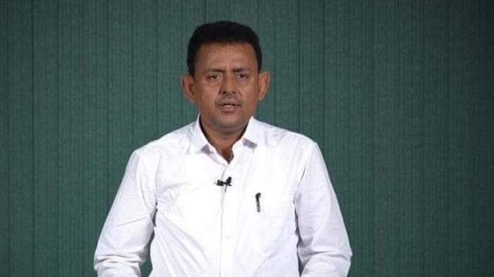 اصابة الناشط الحقوقي مجاهد القب جراء محاولة اغتيال تعرض لها في تربة تعز