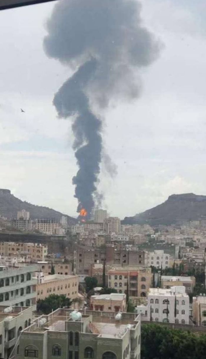 انفجارات تهز صنعاء ومصادر تؤكد استهداف قيادات حوثية