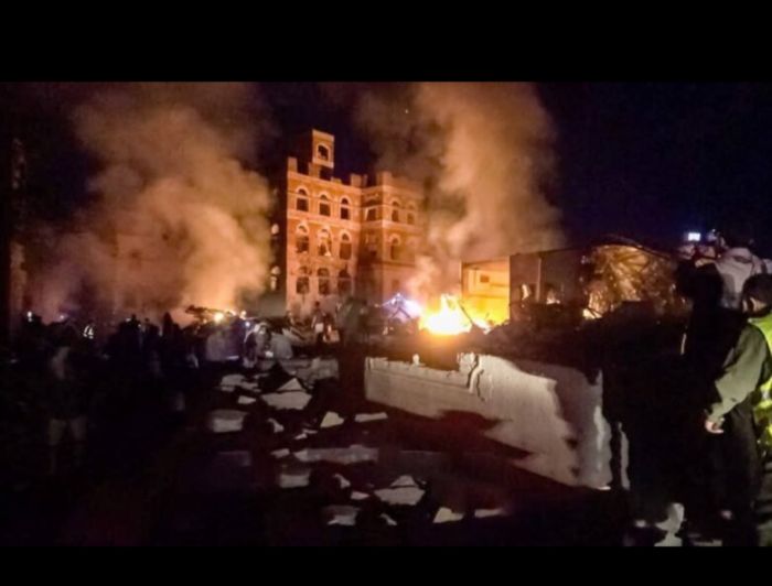  حرائق تلتهم منزلًا ومحلين تجاريين في صنعاء