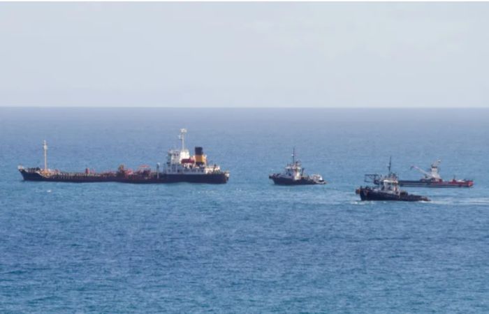 عصابة الحوثي تهاجم ناقلة كيماويات في البحر الأحمر دون وقوع أضرار