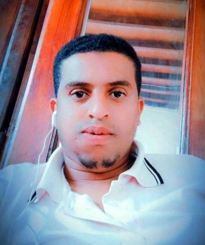  احتجاز الصحفي الحمادي بأمن مديرية الشمايتين