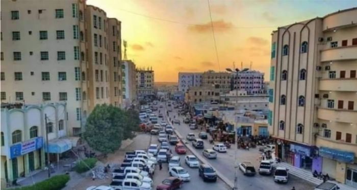  مقتل سائق باكستاني إثر تصادم ناقلات في المهرة