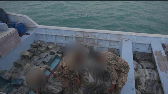 القوة البحرية للمقاومة الوطنية تحبط تهريب أسلحة في البحر الأحمر