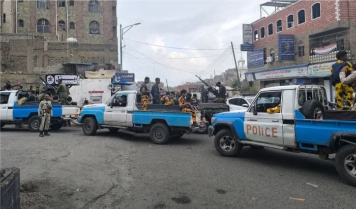  شرطة تعز تعلن ضبط أحد المتورطين باغتيال مدير صندوق النظافة