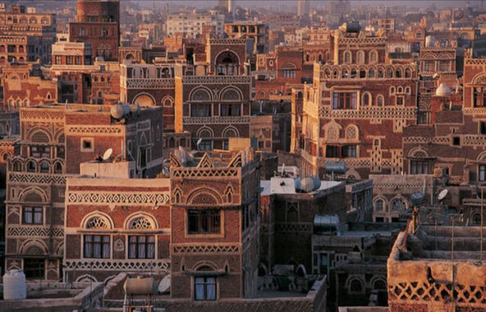  مقتل طفل وإصابة سبعة آخرين بتفجير قنابل في صنعاء