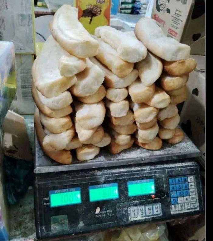  أفران تعز تتوقف عن بيع الخبز بالكيلو