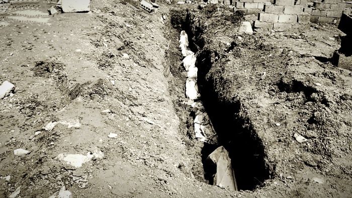  مليشيا الحوثي تدفن جثثًا في مقابر جماعية ومخاوف من تعرضها للتصفيات