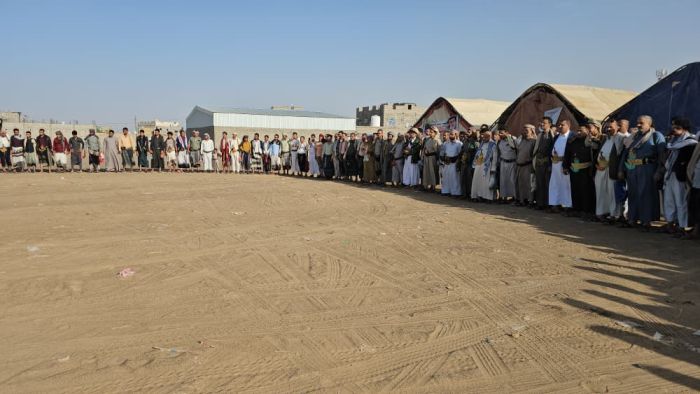 لقاء قبلي موسع في مأرب تضامنًا مع أسرة الشهيد النقيب يونس الشريحي ومطالبات بضبط الجناة