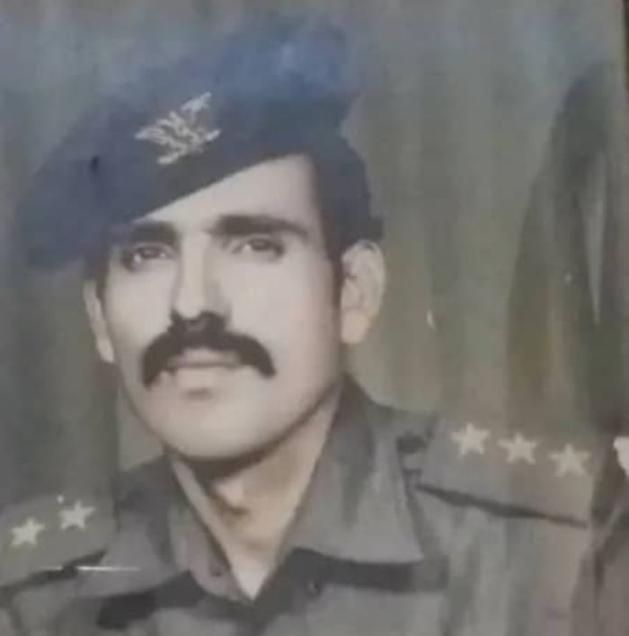  ضابط يمني يقدم على الانتحار بعد تدهور وضعه المعيشي