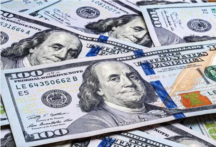 الدولار يتلقى دعم الطلب على الملاذات الآمنة