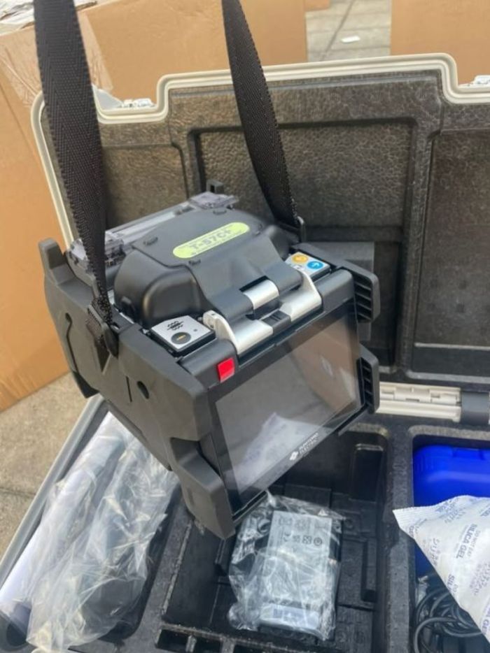 الجمارك اليمنية تحبط واحدة من أكبر عمليات تهريب إلكترونيات مزدوجة الاستخدام في المهرة