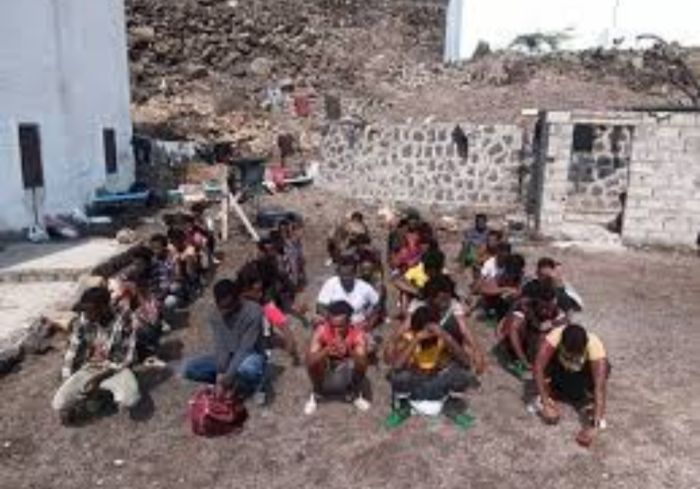  خفر السواحل اليمني يحبط تهريب مهاجرين غير شرعيين قبالة باب المندب