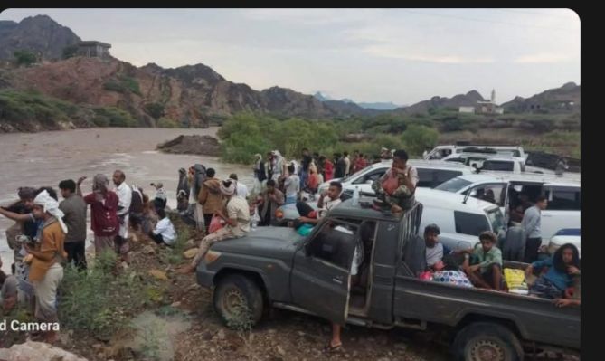  ّ لحج.. العثور على جثمان رجل جرفته السيول مع سيارته