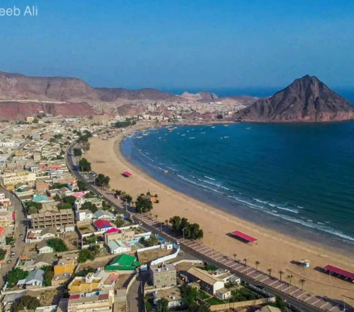  أزمة مياه خانقة في مناطق عدة بعدن بسبب انقطاع الكهرباء