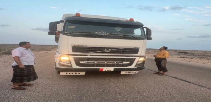  الإفراج عن ناقلات النفط في أحور أبين بعد وساطة محلية ناجحة