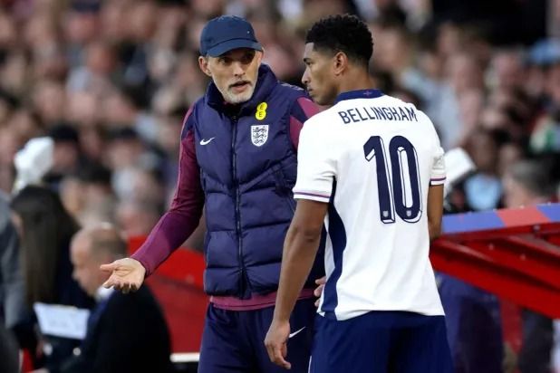 هل يخاطر بيلينغهام بمسيرته الدولية برفضه طريقة توخيل الجماعية؟